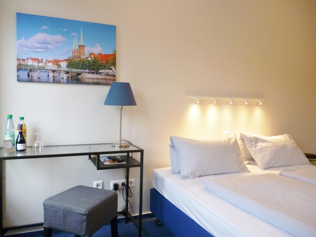 Hotel Am Muehlenteich ลูเบค ภายนอก รูปภาพ