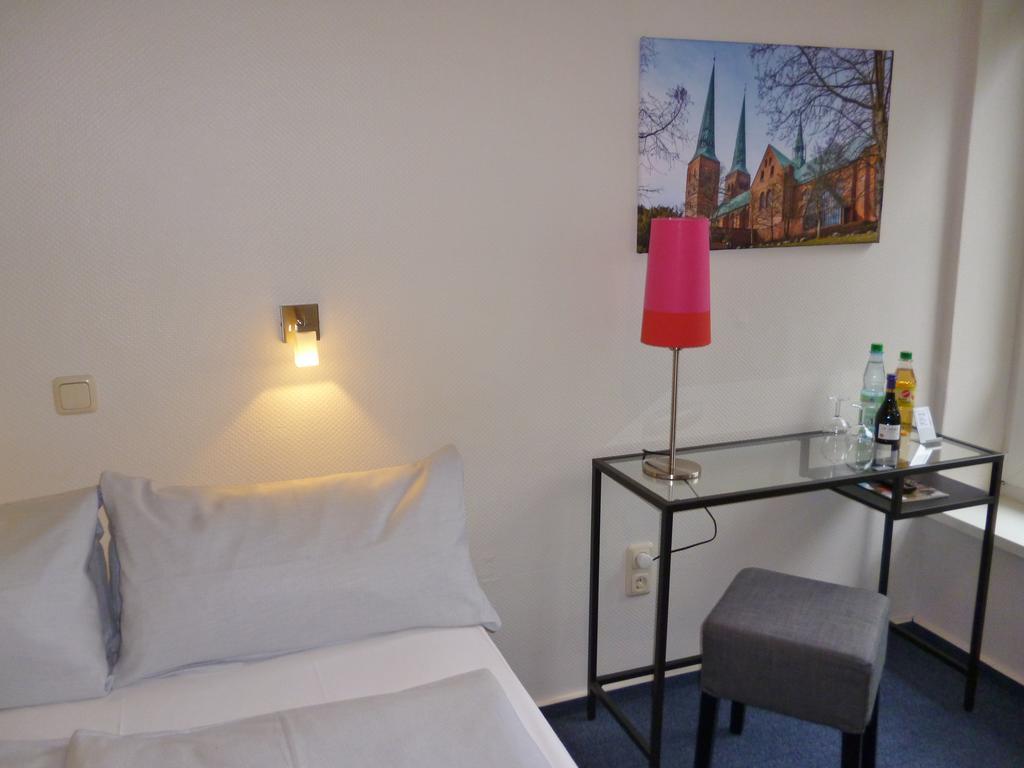 Hotel Am Muehlenteich ลูเบค ภายนอก รูปภาพ