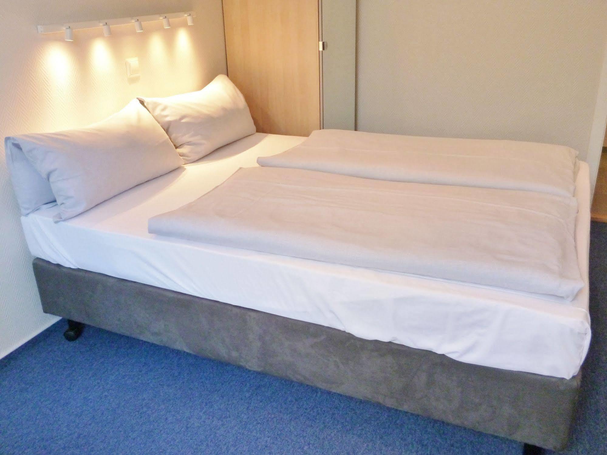 Hotel Am Muehlenteich ลูเบค ภายนอก รูปภาพ