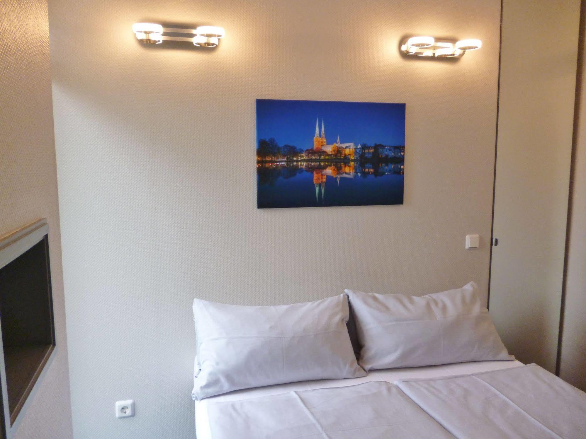 Hotel Am Muehlenteich ลูเบค ภายนอก รูปภาพ